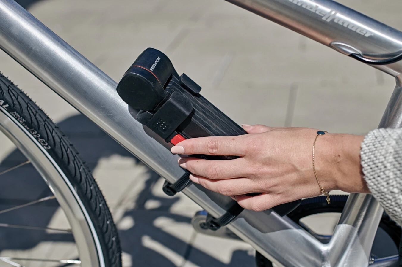 Les meilleures critiques de đ Trelock FS 480/100 Cops X-Press Antivol pliant, noir â 5 Les meilleures critiques de đ Trelock FS 480/100 Cops X-Press Antivol pliant, noir â â Image 5